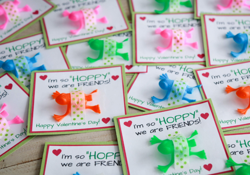 hoppy Valentine's Day cards, Valentine's Day cards, Valentines for kids, frog valentine, frog Valentine's Day cards, valentines day printables, free printables, frog Valentine's Day card, creative Valentine's Day cards, diy Valentine's Day cards, Valentine's Day cards for kids to make