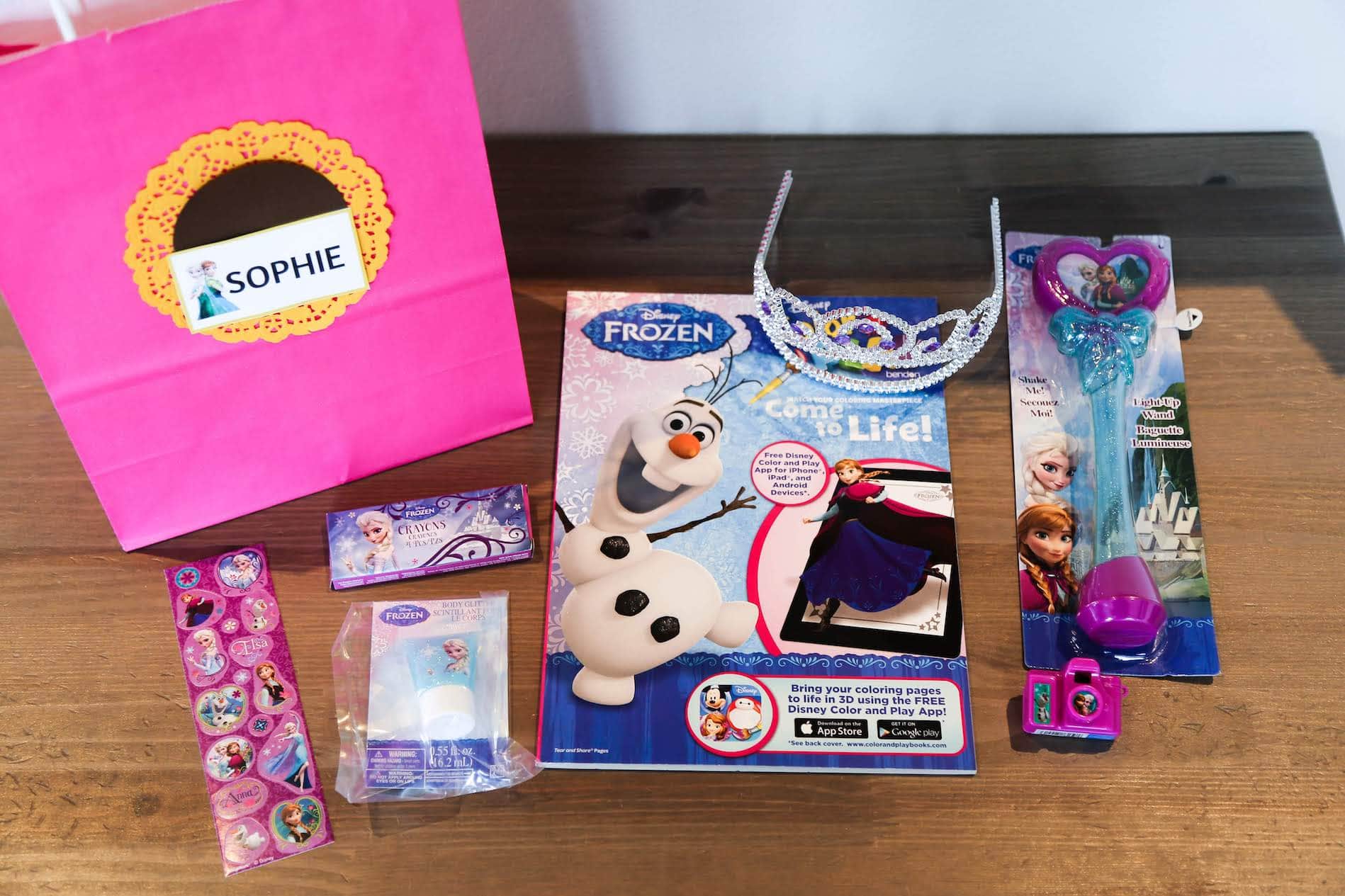frozen gift bags, frozen fever gift bags, frozen party favors, frozen fever party menu, frozen party, frozen fever menu, frozen party decor, frozen birthday party, simply September blog, Elsa and Anna, sunflower party